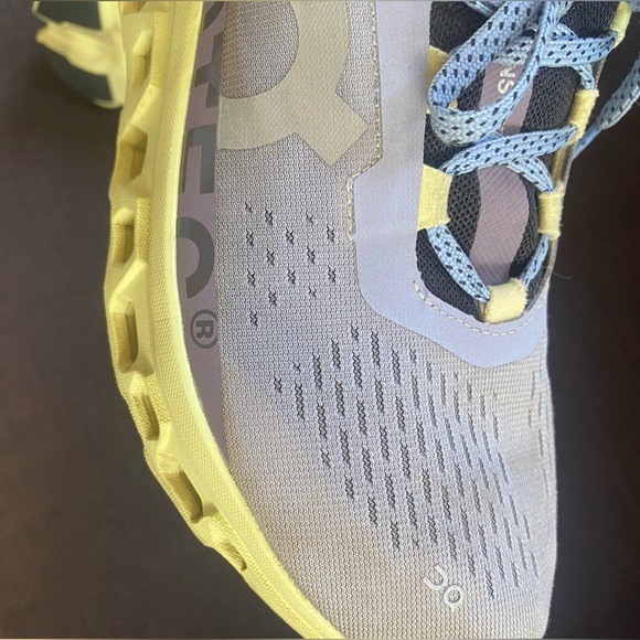 ON CLOUDMONSTER - Picture 3 of 7